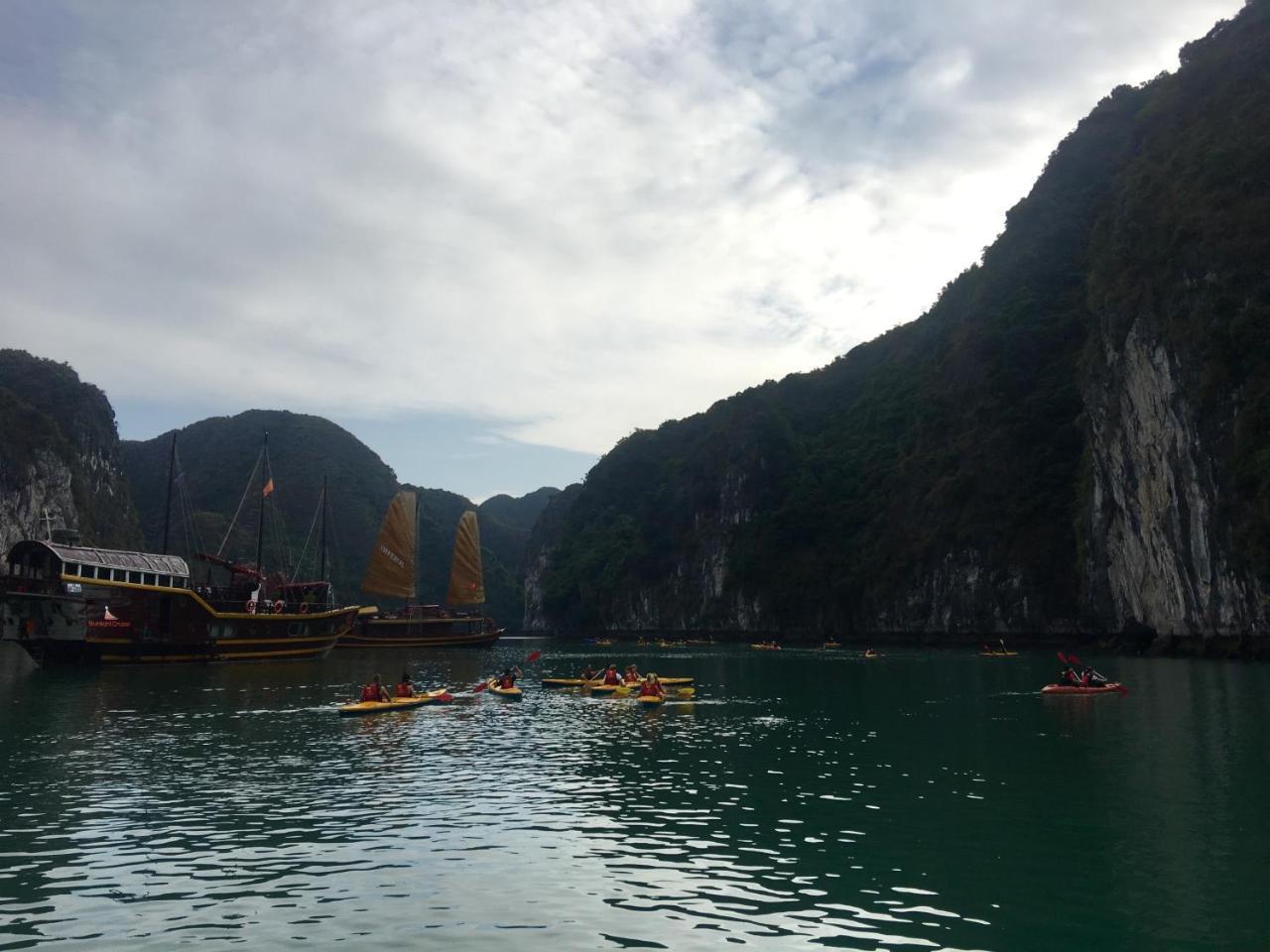 Hotel Calypso Cruises Cat Hai Exterior foto